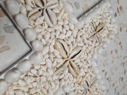 CROIX EN COQUILLAGES
