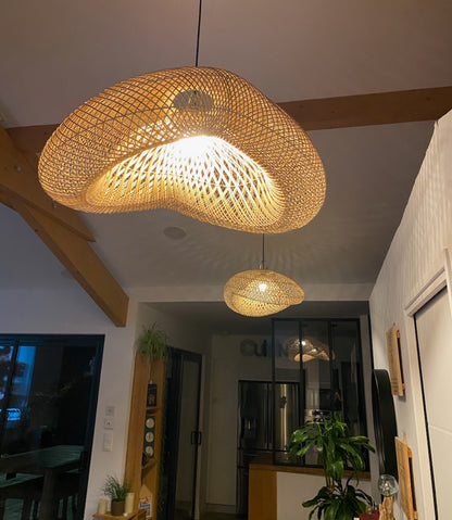 LUSTRE OVALE EN ROTIN