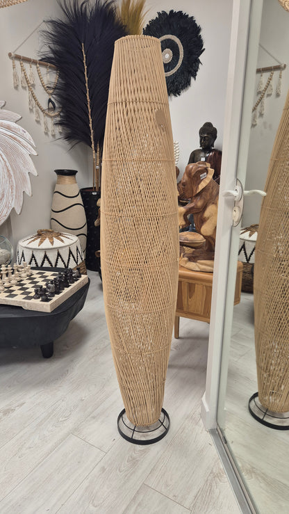 LUMINAIRE SUR PIED ROTIN